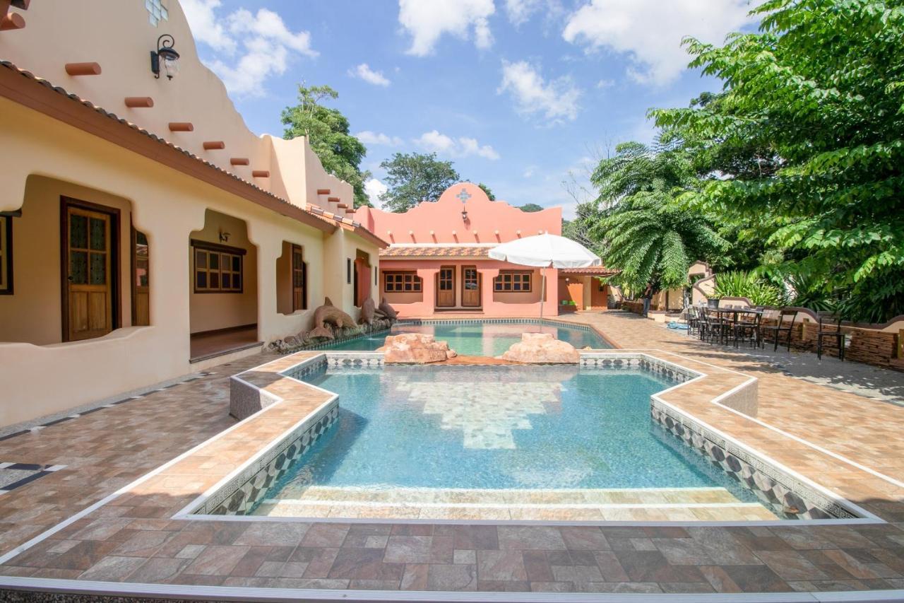 Capital O 1110 Khaoyai Cowboy City Resort Mu Si Exterior foto