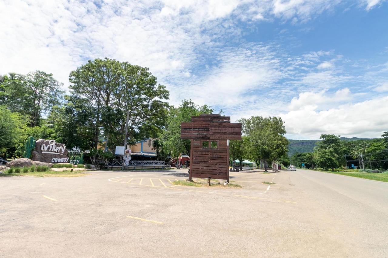Capital O 1110 Khaoyai Cowboy City Resort Mu Si Exterior foto