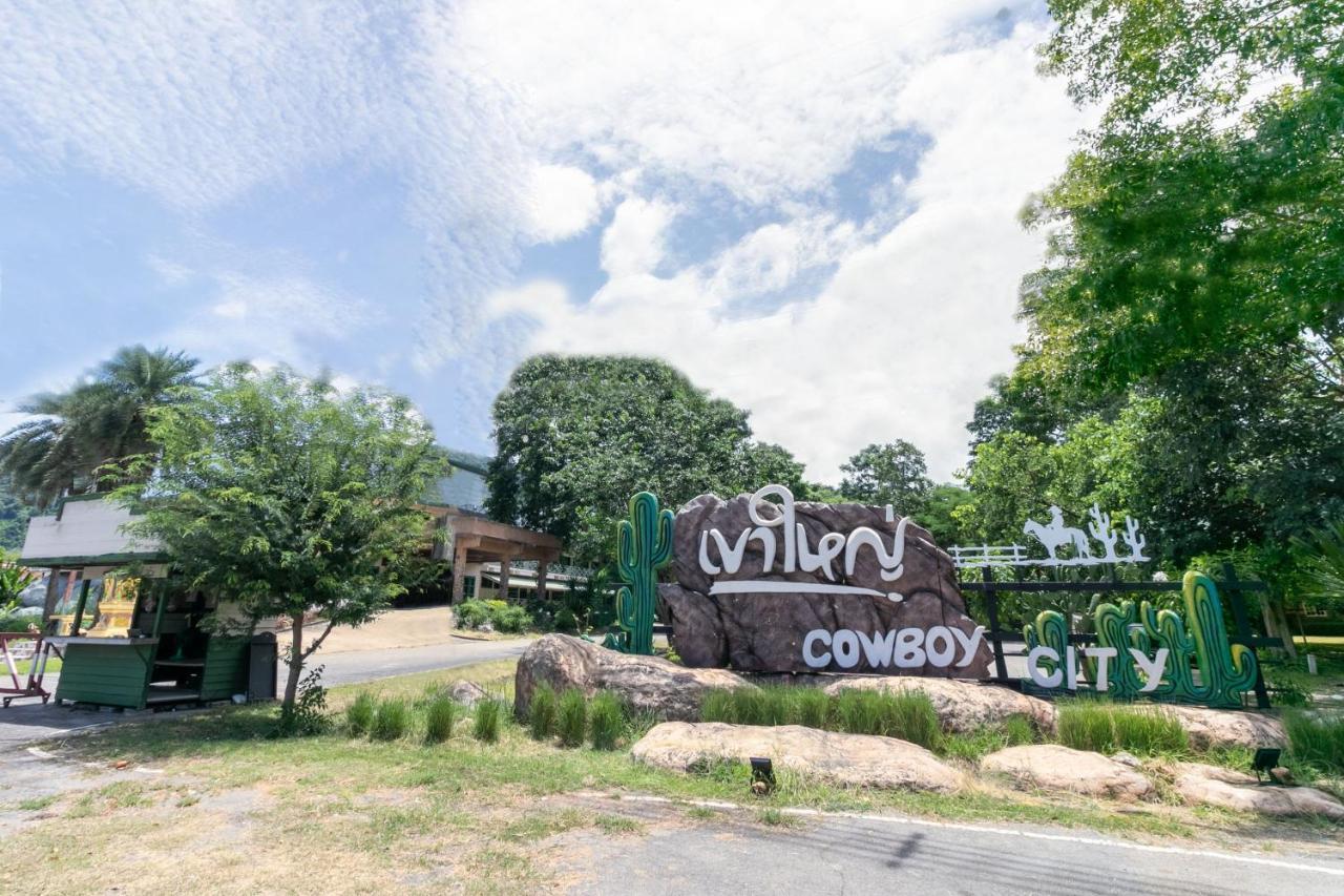 Capital O 1110 Khaoyai Cowboy City Resort Mu Si Exterior foto